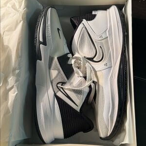 Nike Kyrie 5 Low TB Mens Sz 12 Basketball Shoes Sneakers White Black DO9617-002